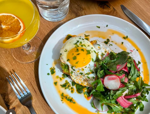 How to Brunch Like a Pro at Bakery Square: 3 Hot Spots You Can't Miss